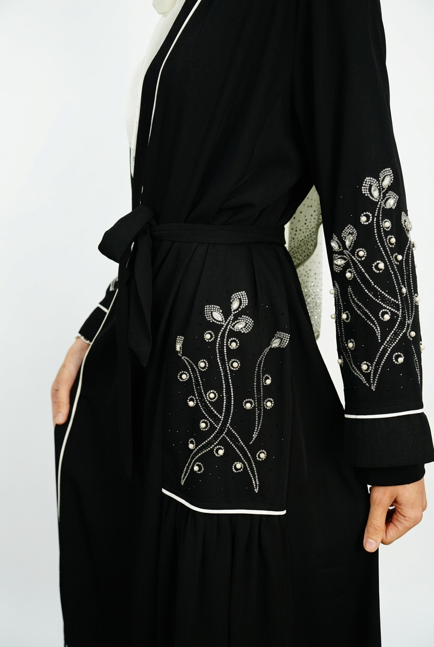 Abaya side-angle detail