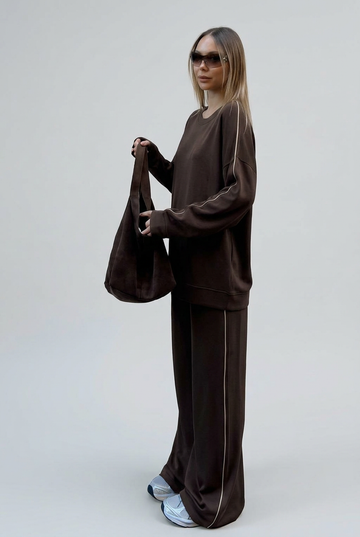 Brown side-standing pose
