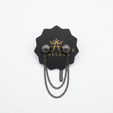 Chain magnetic pins on the Amelena card