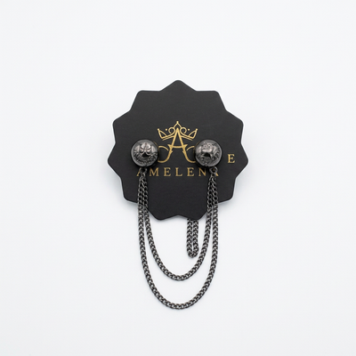Chain magnetic pins on the Amelena card