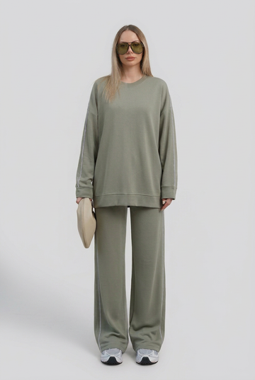 Cleaned-up green Elana Comfort Set front view
