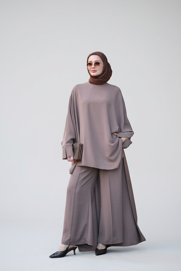 Professional full-length outfit photo