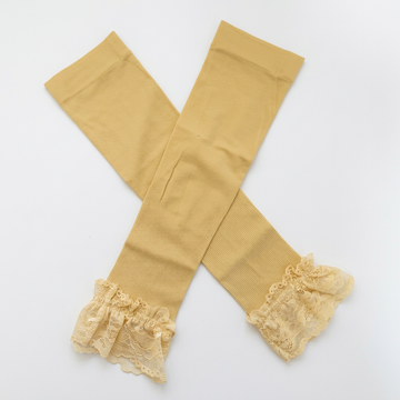 Sleeve extenders in overlapping arrangement