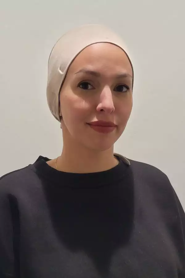 Back Tie Bonnet